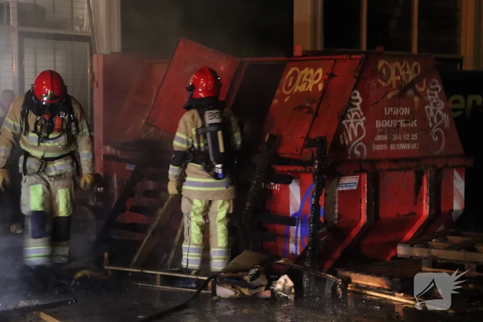 Brand in bouwcontainer snel geblust