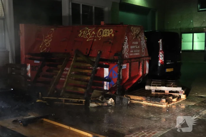 Brand in bouwcontainer snel geblust