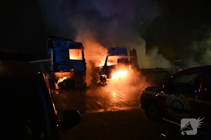 Vrachtwagens verwoest door brand