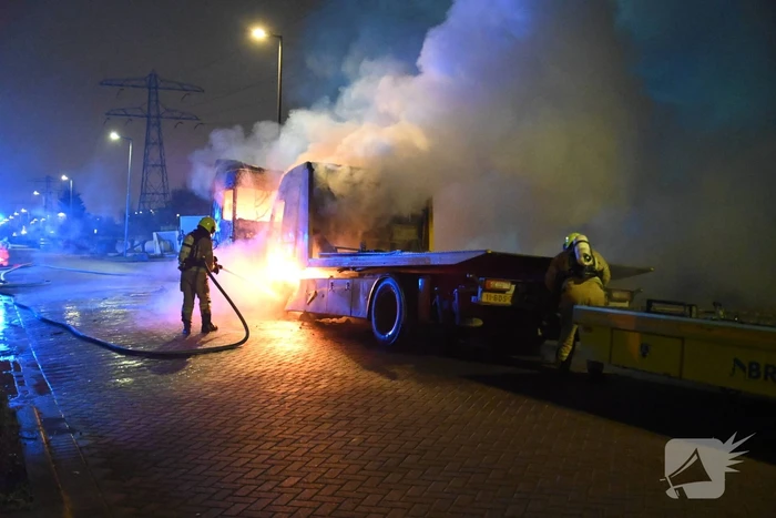 Vrachtwagens verwoest door brand