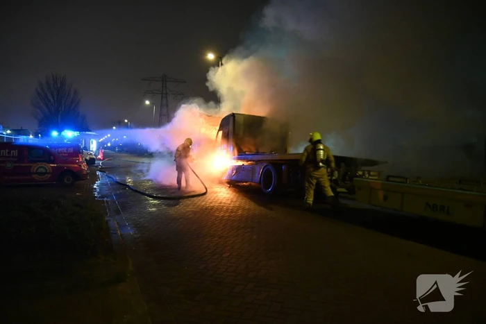 Vrachtwagens verwoest door brand