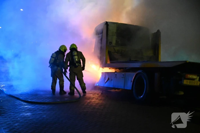 Vrachtwagens verwoest door brand