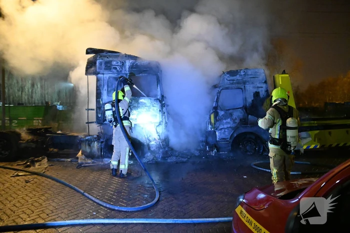 Vrachtwagens verwoest door brand