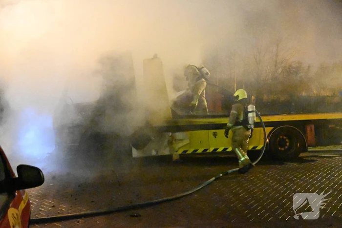 Vrachtwagens verwoest door brand
