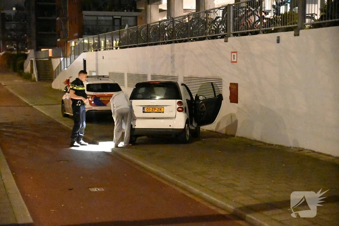 Automobilist ramt personenauto en vlucht