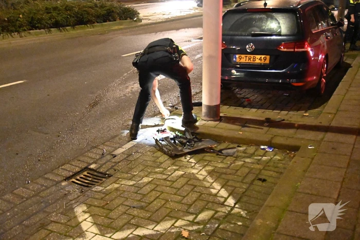 Automobilist ramt personenauto en vlucht