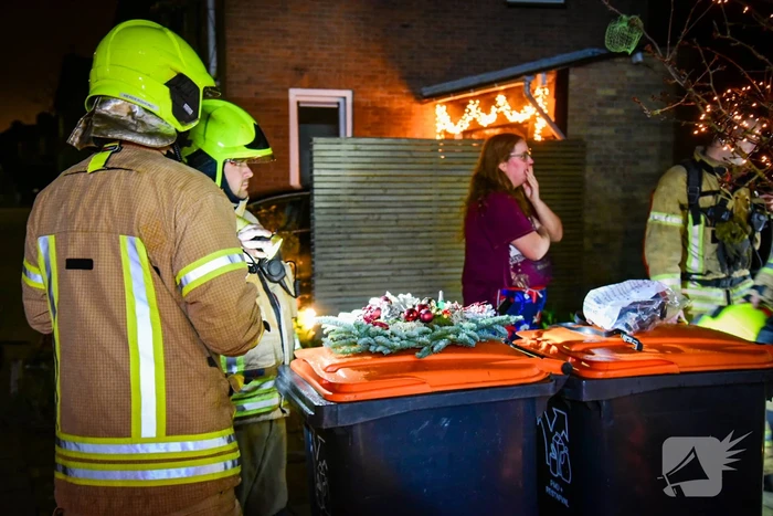 Rookontwikkeling in woning door kerststukje