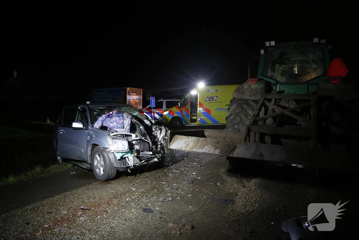 Gewonden bij aanrijding tussen tractor en auto