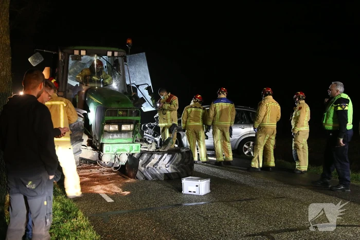 Gewonden bij aanrijding tussen tractor en auto