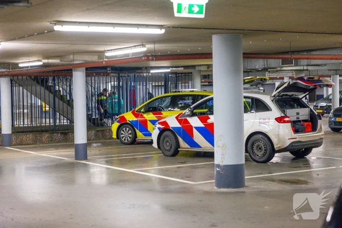 Man valt met fiets van trap en raakt zwaargewond