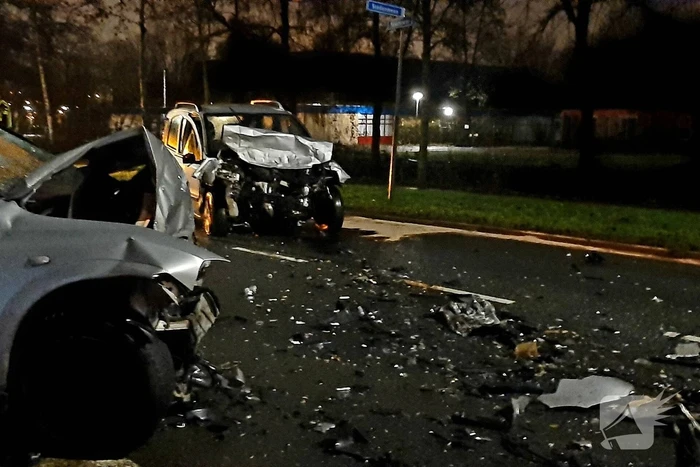 Flinke ravage na frontale aanrijding