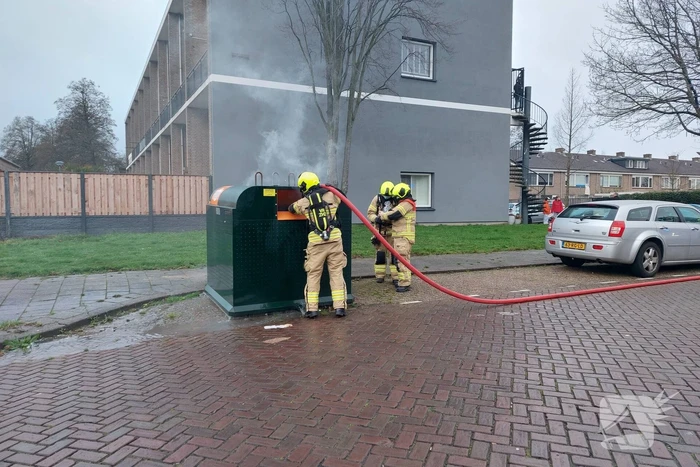 Vuurwerk veroorzaakt brand in container
