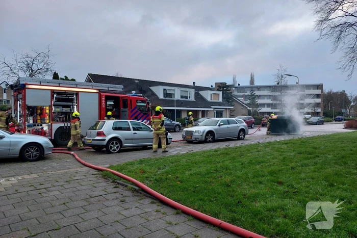 Vuurwerk veroorzaakt brand in container