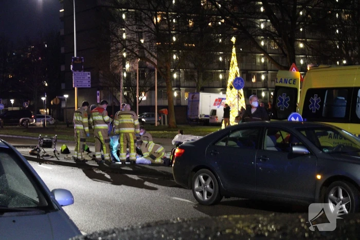 Persoon met rollator aangereden door personenauto