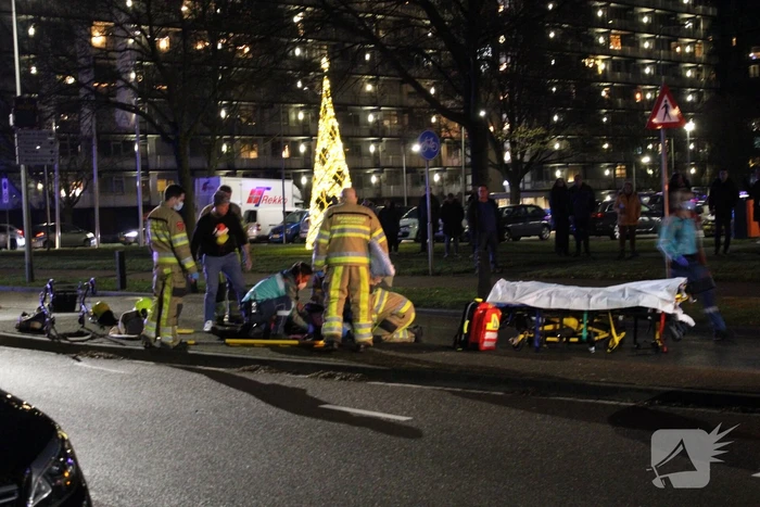 Persoon met rollator aangereden door personenauto