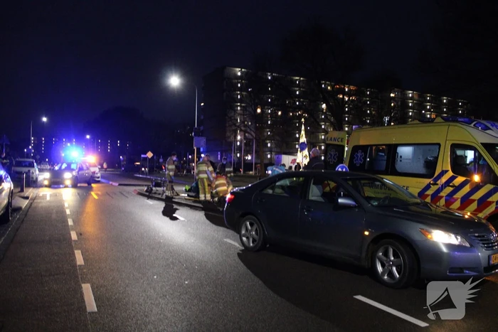 Persoon met rollator aangereden door personenauto