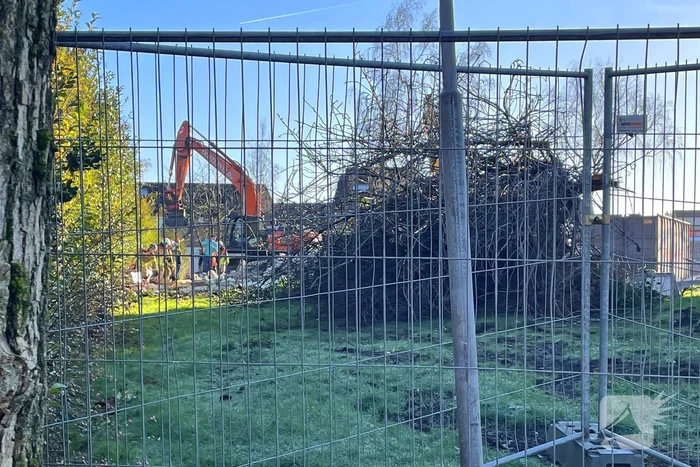 Persoon raakt bekneld tijdens sloopwerkzaamheden