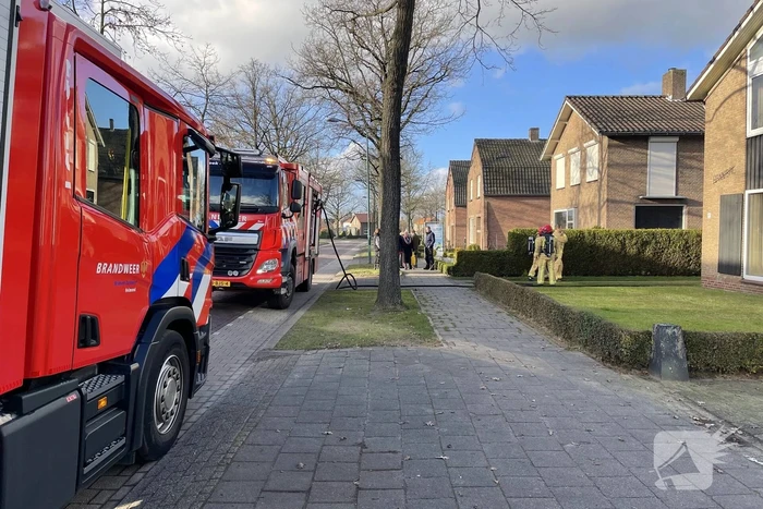 Brand in schuur achter woning