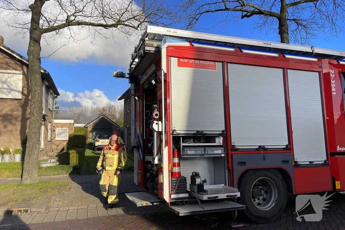 Brand in schuur achter woning