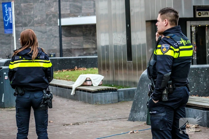 Politie doet onderzoek naar verdachte koffer metrostation Dijkzigt