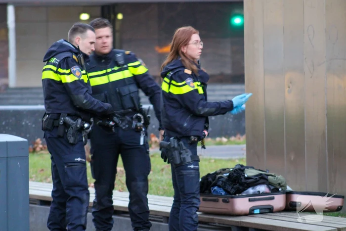 Politie doet onderzoek naar verdachte koffer metrostation Dijkzigt