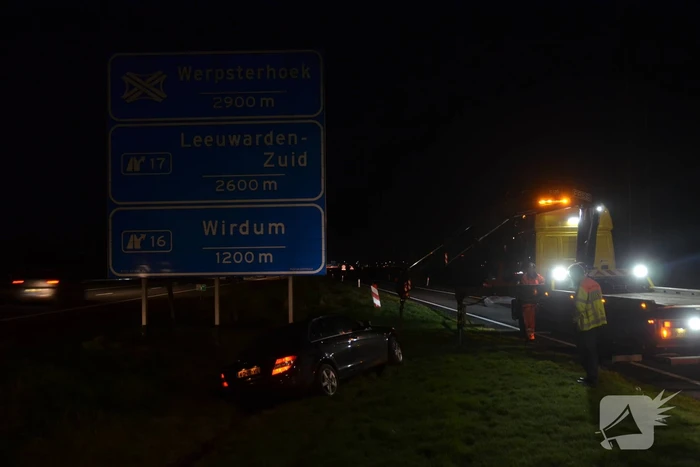 Automobilist verliest controle over het stuur en belandt in greppel