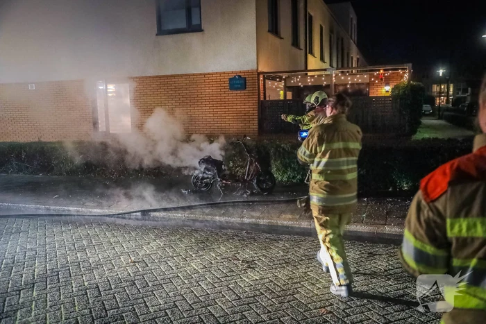 Go Sharing scooter volledig in brand