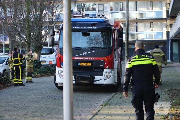 Traumahelikopter landt na brand in woning