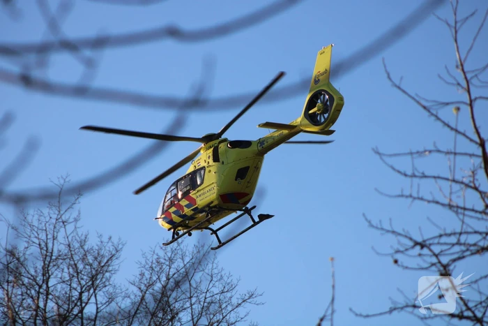 Traumahelikopter landt na brand in woning
