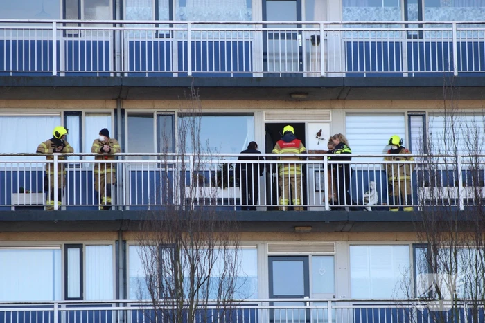 Traumahelikopter landt na brand in woning