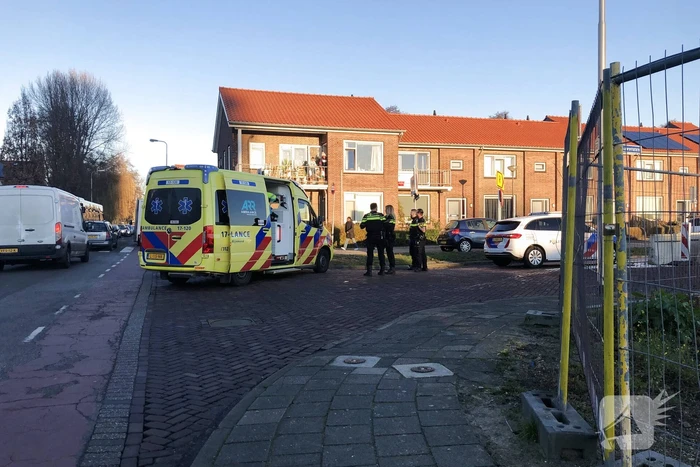 Fietser zwaargewond bij botsing met auto
