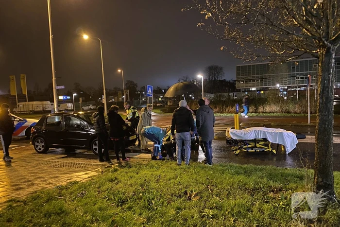 Gewonde bij botsing tussen auto en bezorgfiets