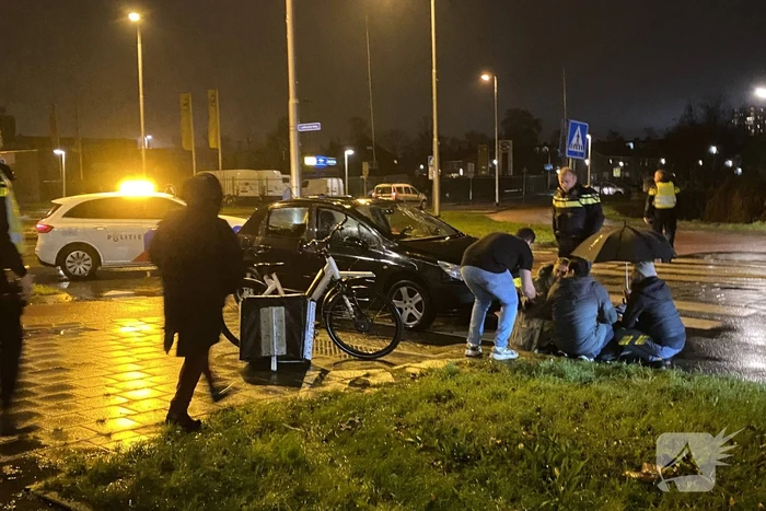 Gewonde bij botsing tussen auto en bezorgfiets