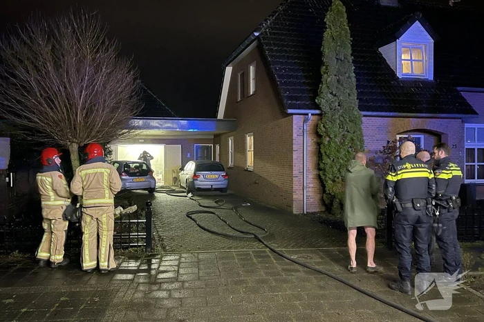Veel rook bij brand in garagebox