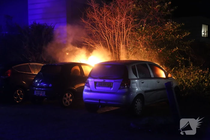 Meerdere auto's verwoest door brand