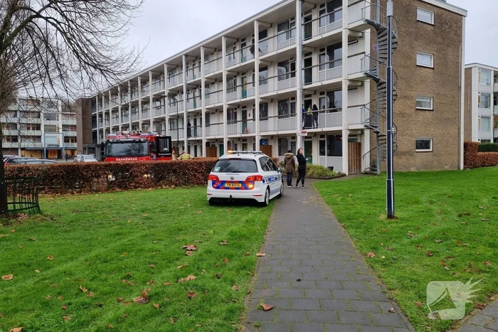 Brand in keuken van flatwoning