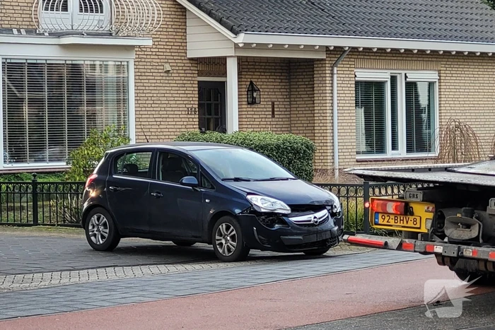 Auto loopt behoorlijk schade op bij botsing