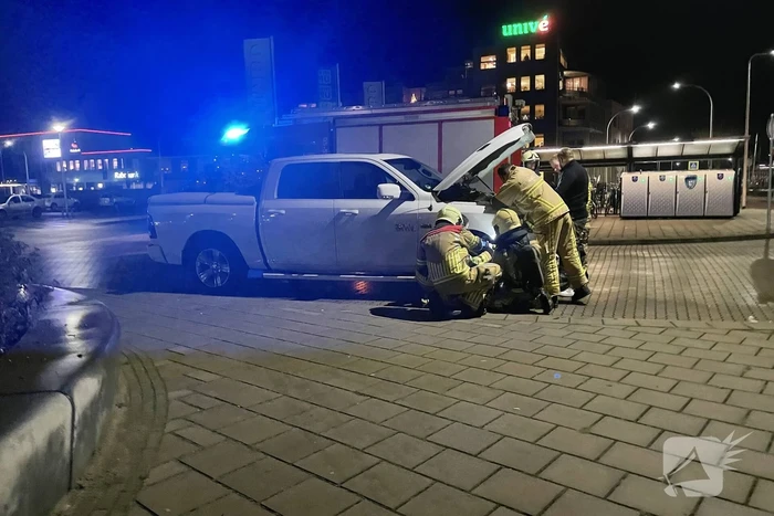 Onderzoek naar brand in motorcompartiment