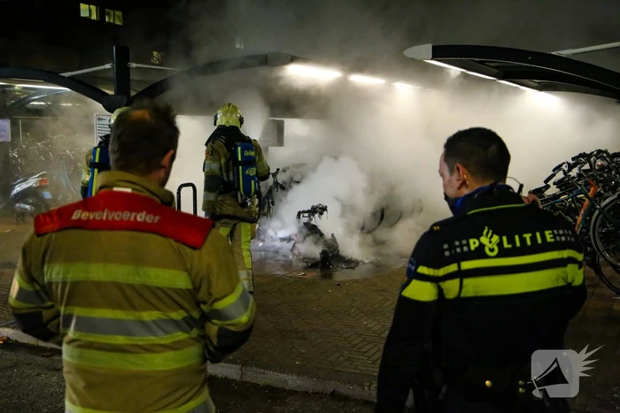 Deelscooter van Go-Sharing opnieuw uitgebrand