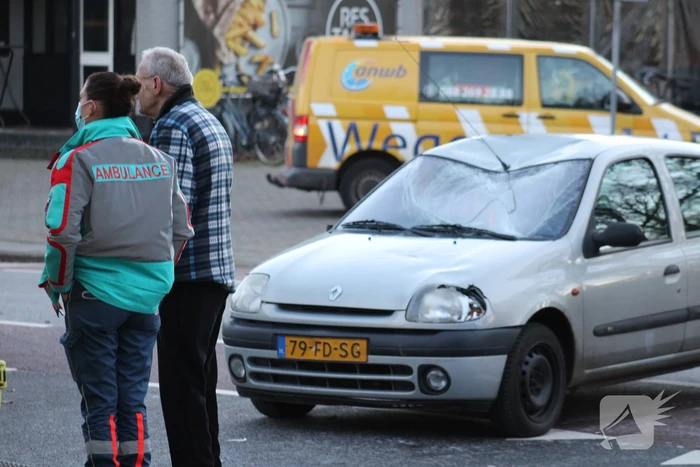 Fietser gewond door ongeval op kruising met personenauto