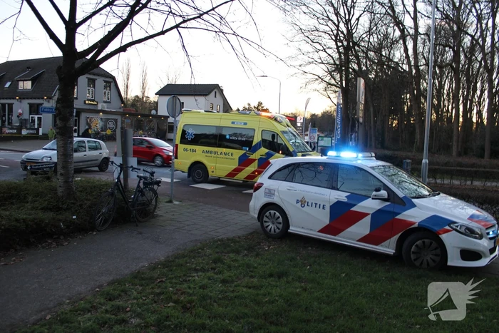Fietser gewond door ongeval op kruising met personenauto