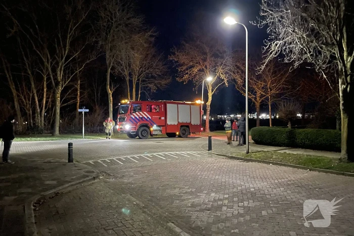 Brandweer verricht metingen door gaslucht