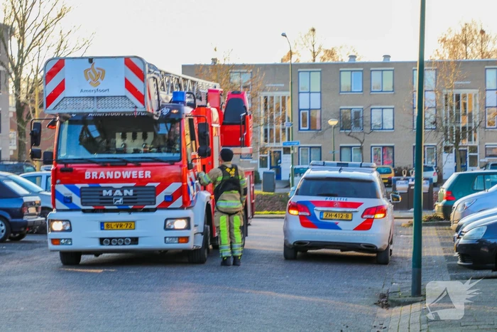Politie doet onderzoek in appartement