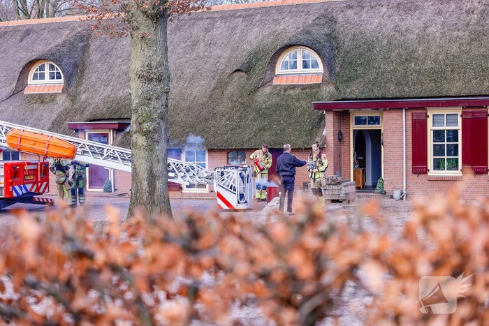 Voorbijgangers zien vonkenregen uit schoorsteen