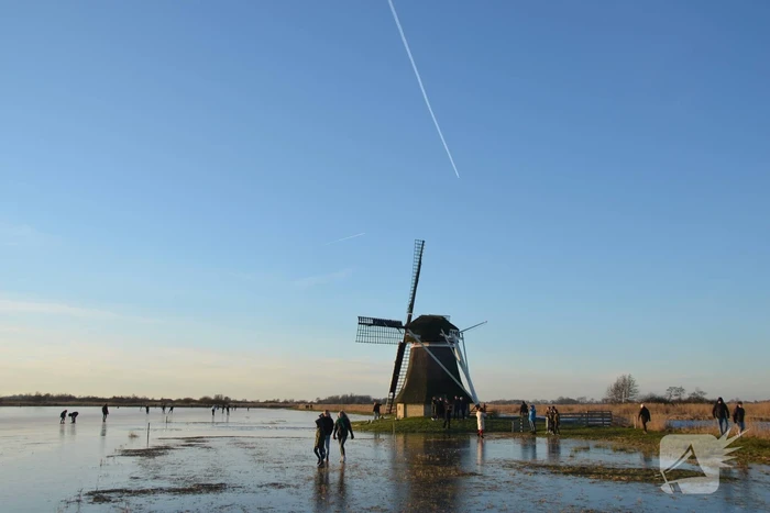 Schaatsliefhebben maken zich op voor natuurijs