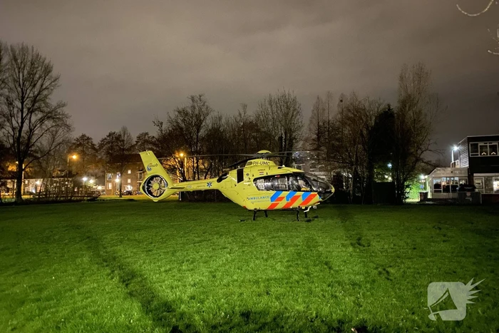 Traumateam assisteert bij incident in stationshal