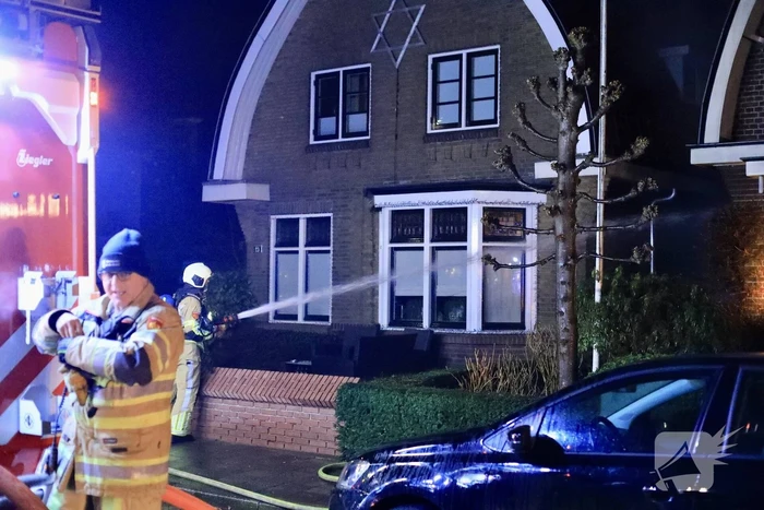 Enorme vlammen bij brand in schuur