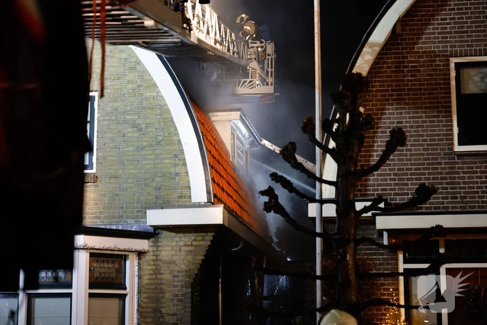 Enorme vlammen bij brand in schuur