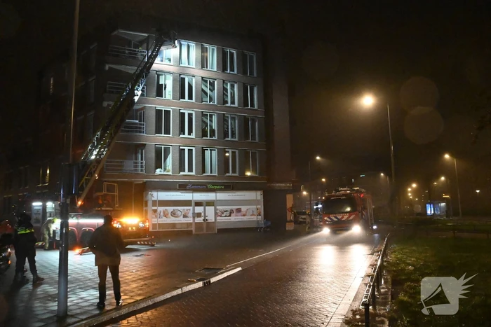 Elektrische fiets vliegt in brand tijdens opladen in woning