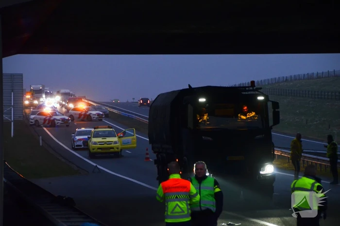 Meerder voertuigen betrokken bij botsing onder Aquaduct